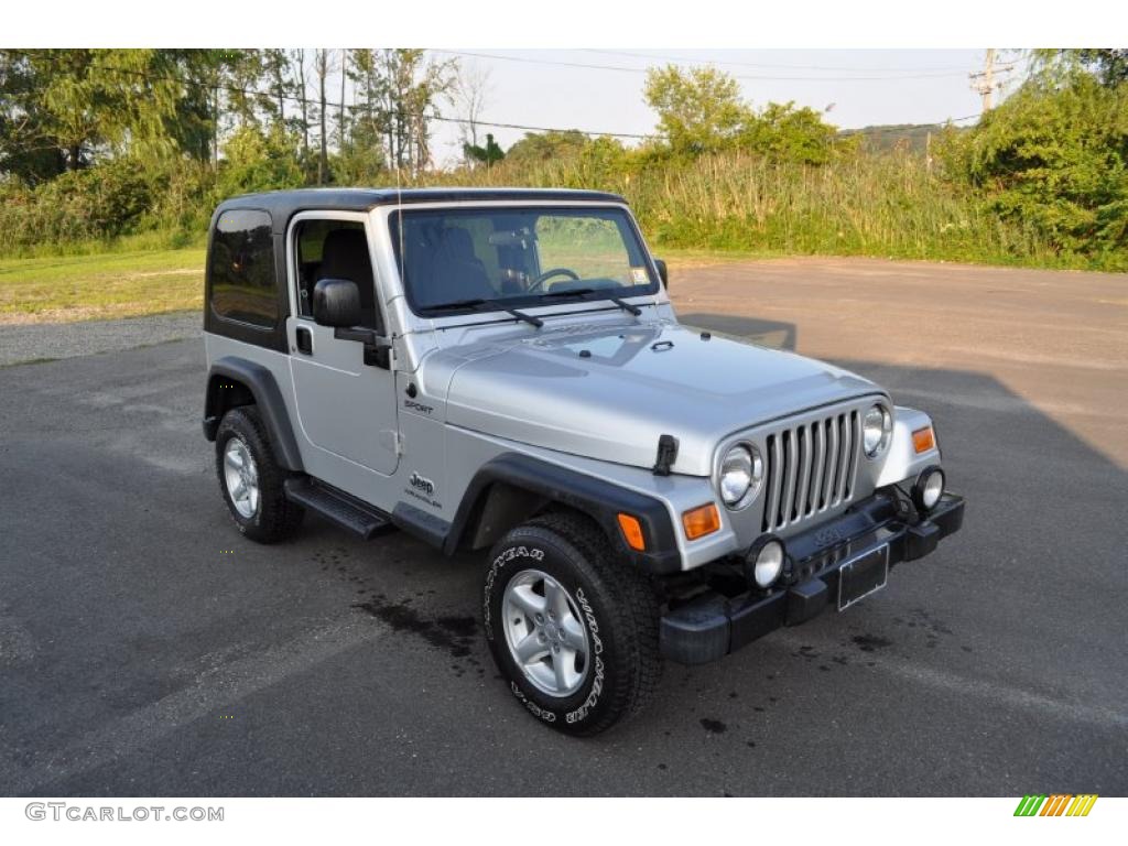 2004 Wrangler Sport 4x4 - Bright Silver Metallic / Dark Slate Gray photo #2