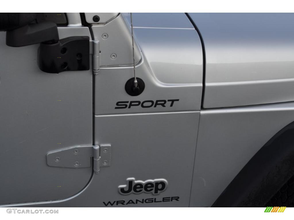 2004 Wrangler Sport 4x4 - Bright Silver Metallic / Dark Slate Gray photo #15