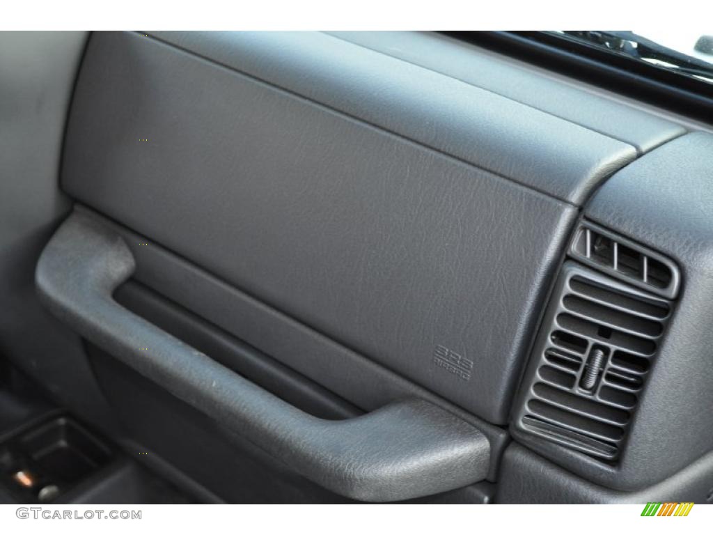 2004 Wrangler Sport 4x4 - Bright Silver Metallic / Dark Slate Gray photo #19