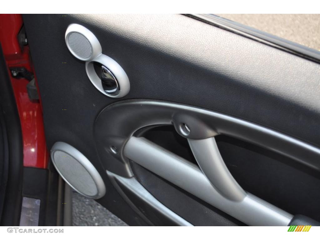 2004 Cooper S Hardtop - Chili Red / Space Grey/Panther Black photo #19