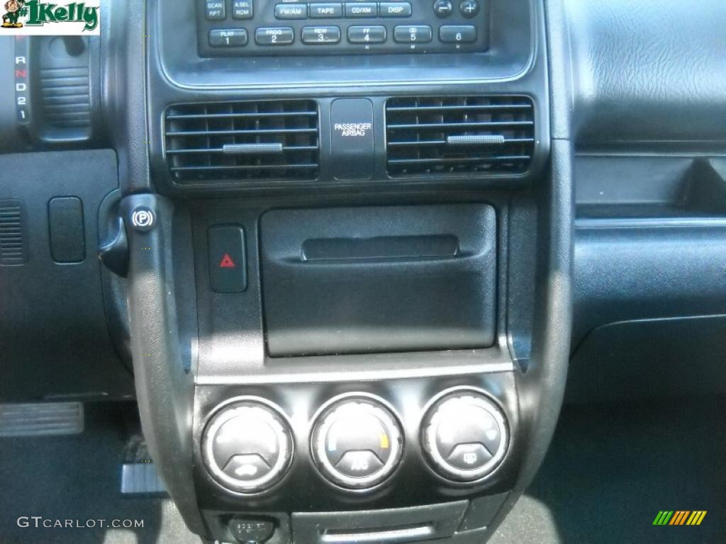 2006 CR-V EX 4WD - Pewter Pearl / Black photo #18