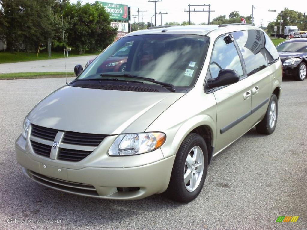 2006 Caravan SXT - Linen Gold Metallic Pearl / Medium Slate Gray photo #1