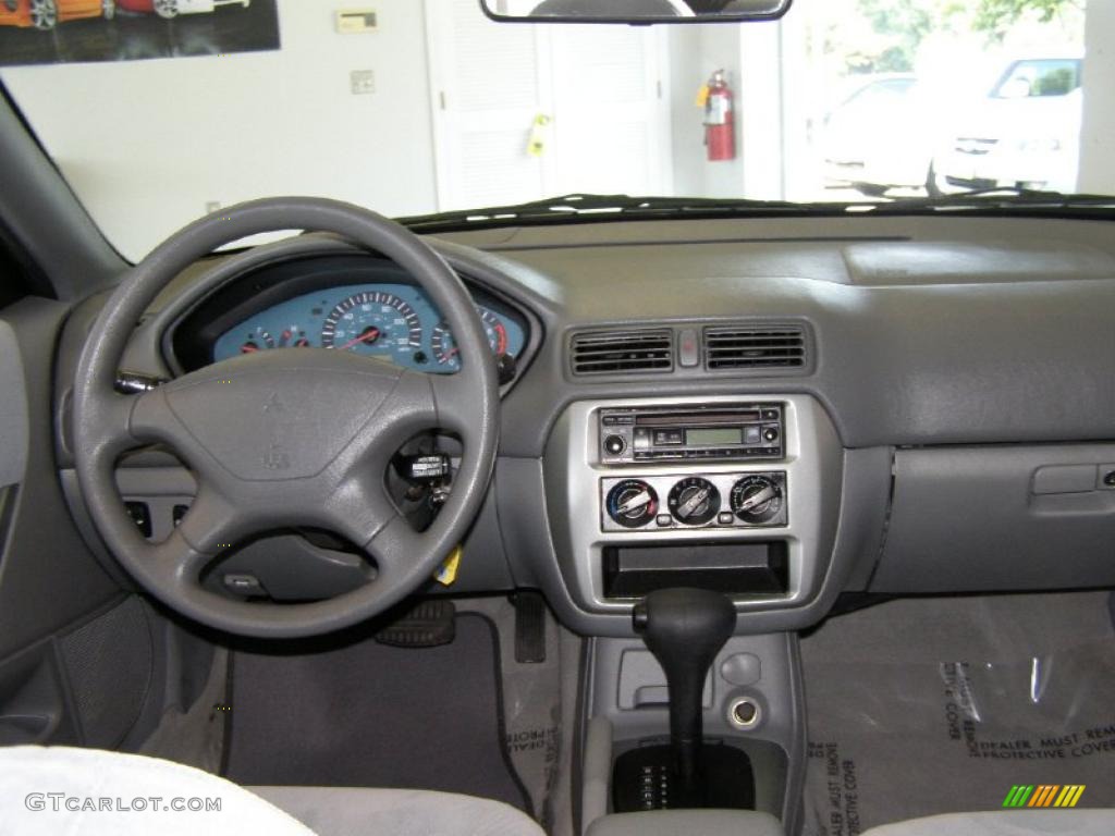 2002 Galant ES - Chrome Blue Pearl / Gray photo #21