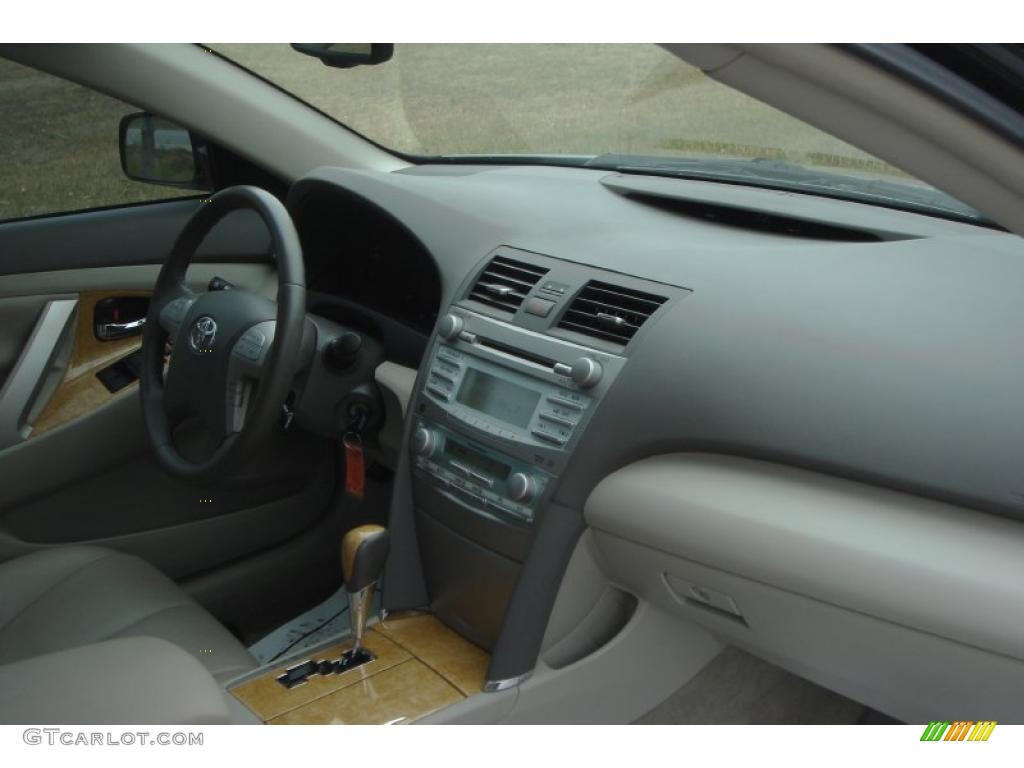 2007 Camry XLE - Black / Bisque photo #15