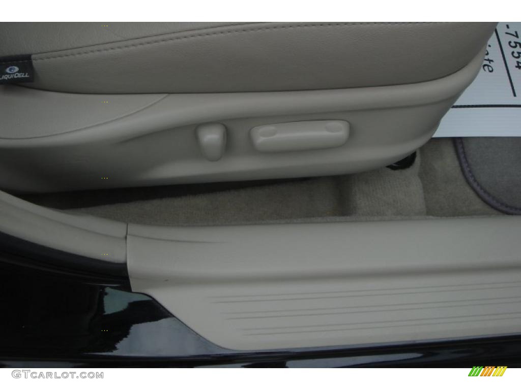 2007 Camry XLE - Black / Bisque photo #16