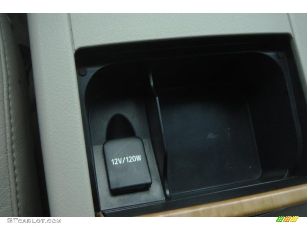 2007 Camry XLE - Black / Bisque photo #35