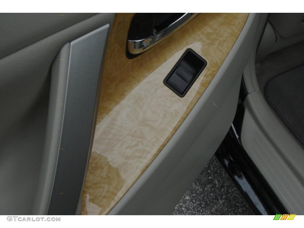 2007 Camry XLE - Black / Bisque photo #39