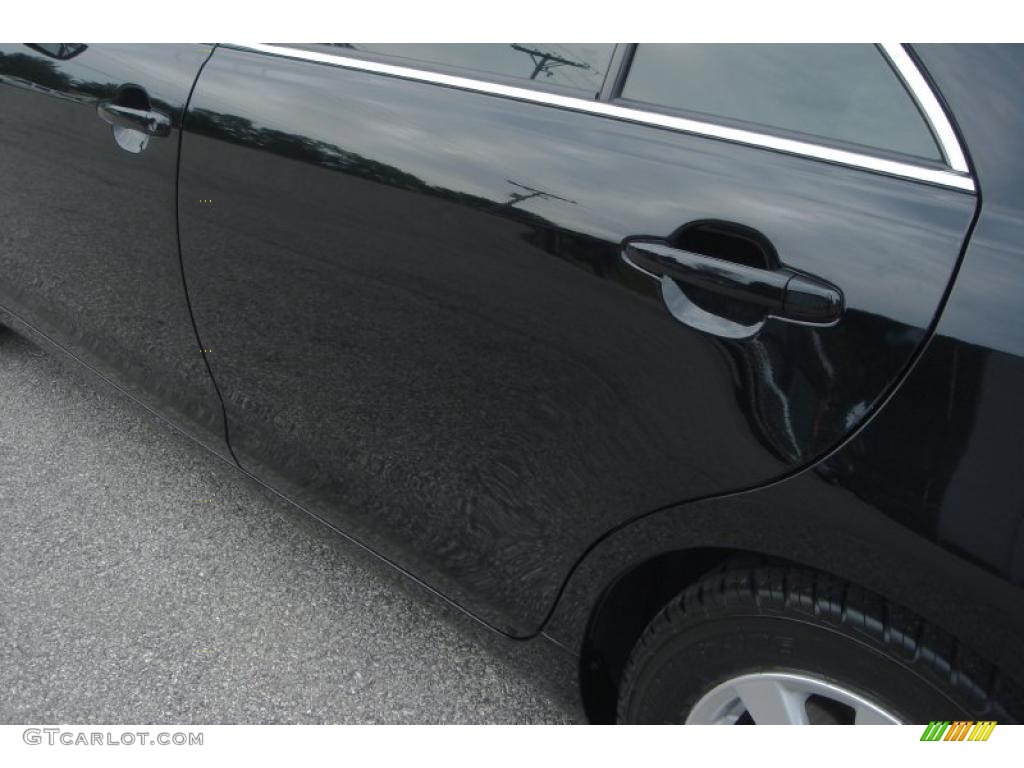 2007 Camry XLE - Black / Bisque photo #50