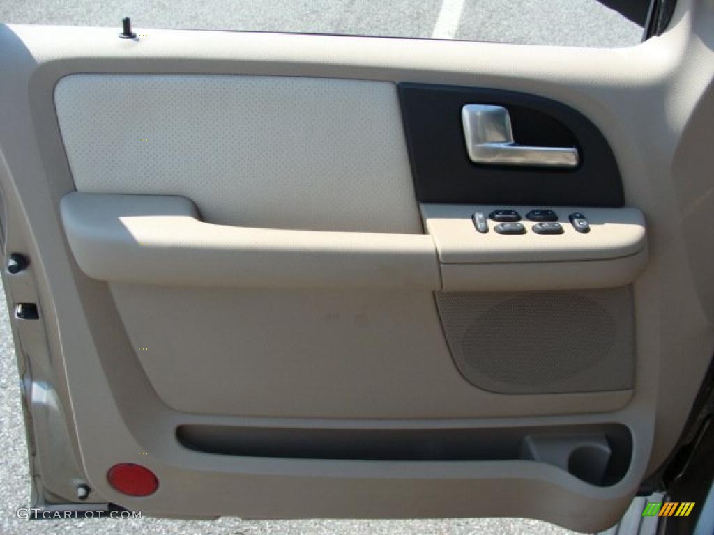 2003 Expedition XLT 4x4 - Arizona Beige Metallic / Medium Parchment photo #6