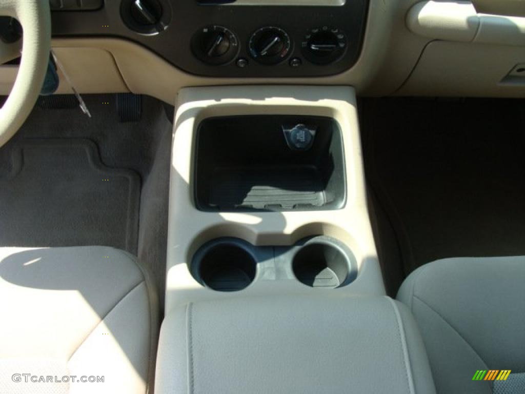 2003 Expedition XLT 4x4 - Arizona Beige Metallic / Medium Parchment photo #13