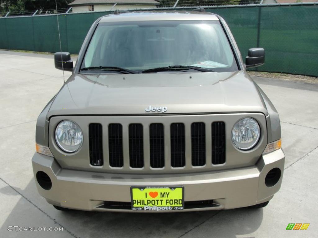 2007 Patriot Sport 4x4 - Light Khaki Metallic / Pastel Pebble Beige photo #8