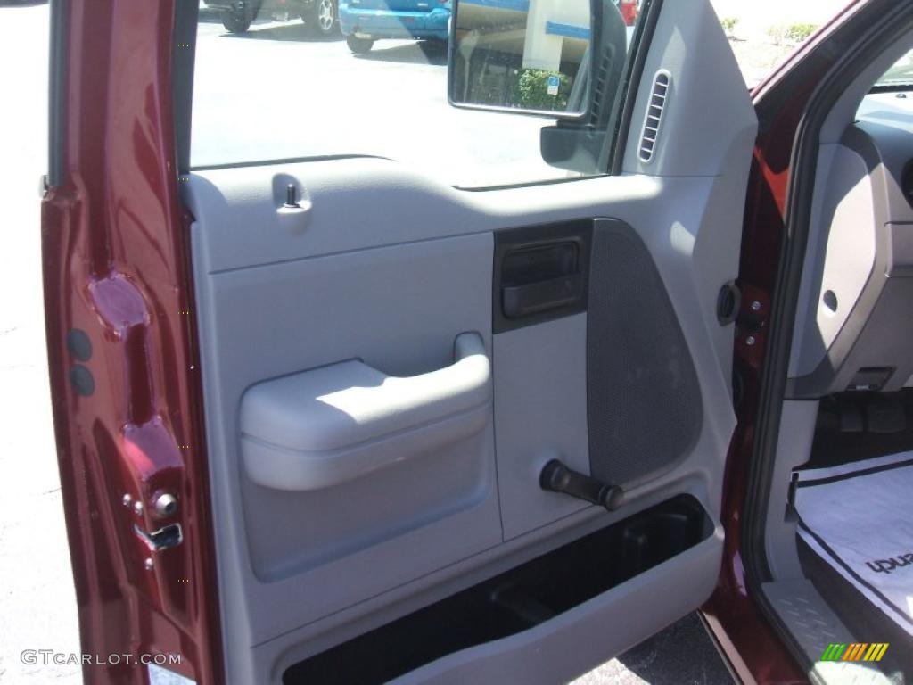 2006 F150 XL Regular Cab - Dark Toreador Red Metallic / Medium/Dark Flint photo #7