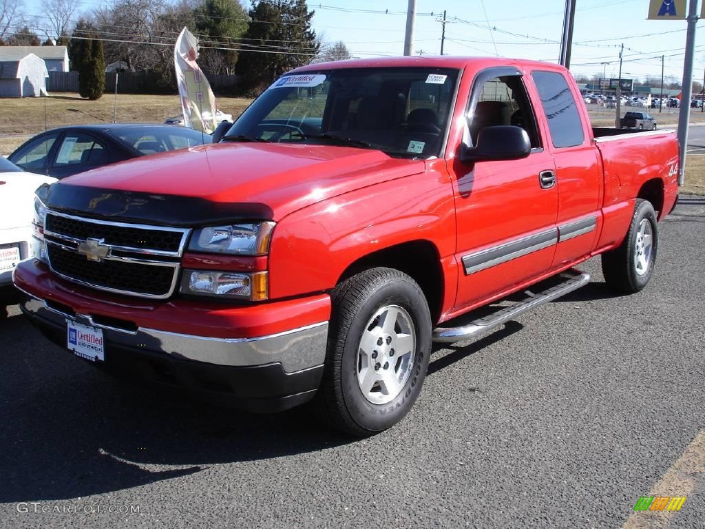 2007 Silverado 1500 Classic LT Extended Cab 4x4 - Victory Red / Dark Charcoal photo #1