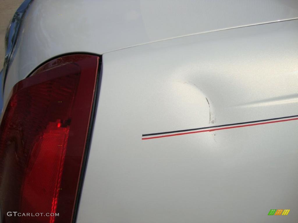 1999 Town Car Executive - Performance White / Light Graphite photo #30