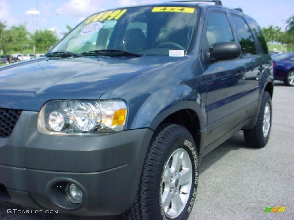 2005 Escape XLT V6 4WD - Norsea Blue Metallic / Medium/Dark Flint Grey photo #13