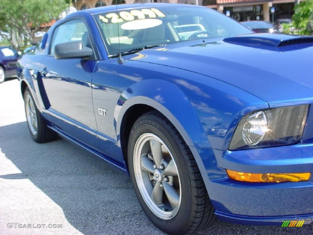 2006 Mustang GT Deluxe Coupe - Vista Blue Metallic / Light Parchment photo #2