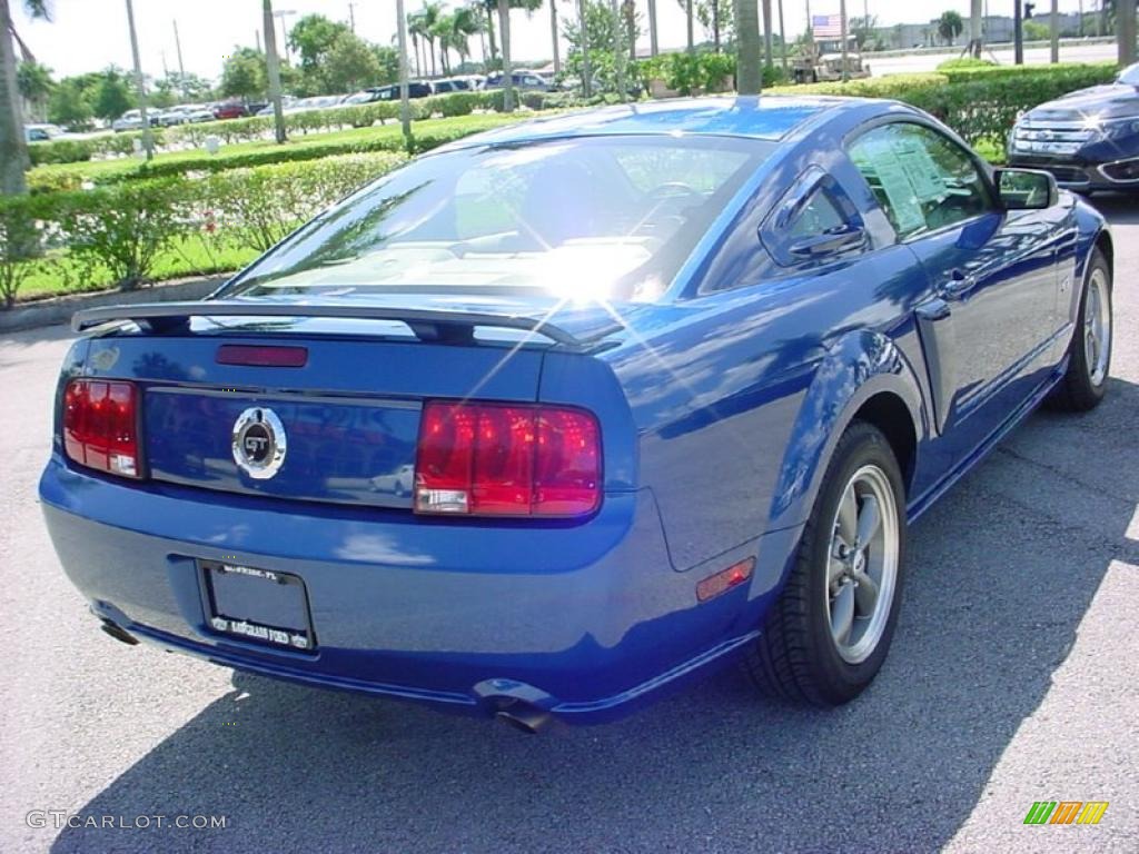 2006 Mustang GT Deluxe Coupe - Vista Blue Metallic / Light Parchment photo #6