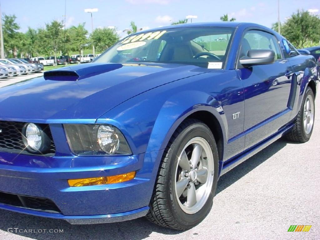 2006 Mustang GT Deluxe Coupe - Vista Blue Metallic / Light Parchment photo #12