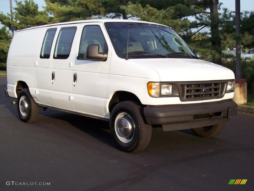 2003 E Series Van E250 Commercial - Oxford White / Medium Flint photo #21