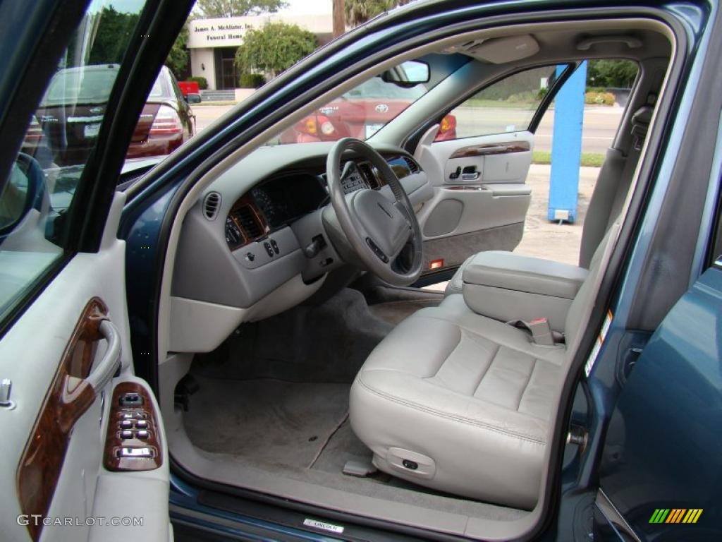 2001 Town Car Executive - Aqua Blue / Light Graphite photo #9