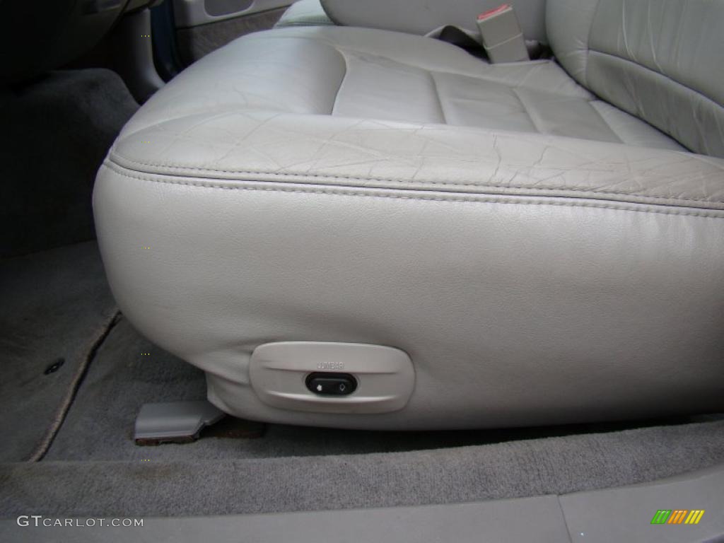2001 Town Car Executive - Aqua Blue / Light Graphite photo #10
