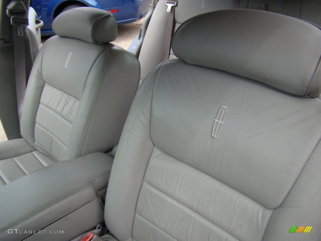 2001 Town Car Executive - Aqua Blue / Light Graphite photo #11