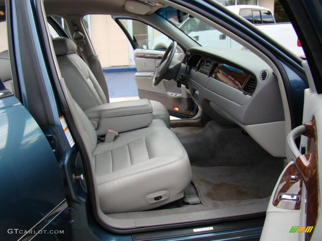 2001 Town Car Executive - Aqua Blue / Light Graphite photo #14