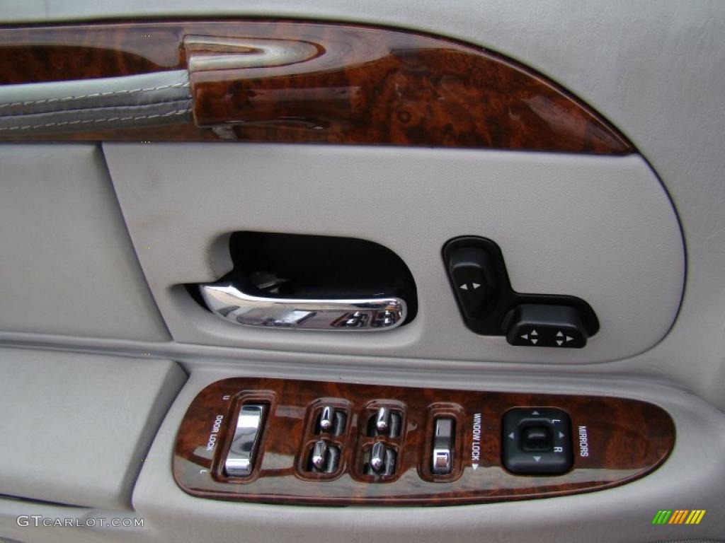 2001 Town Car Executive - Aqua Blue / Light Graphite photo #20
