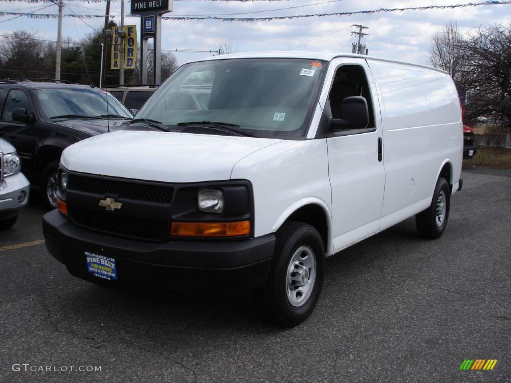 2008 Express 2500 Cargo Van - Summit White / Medium Pewter photo #1