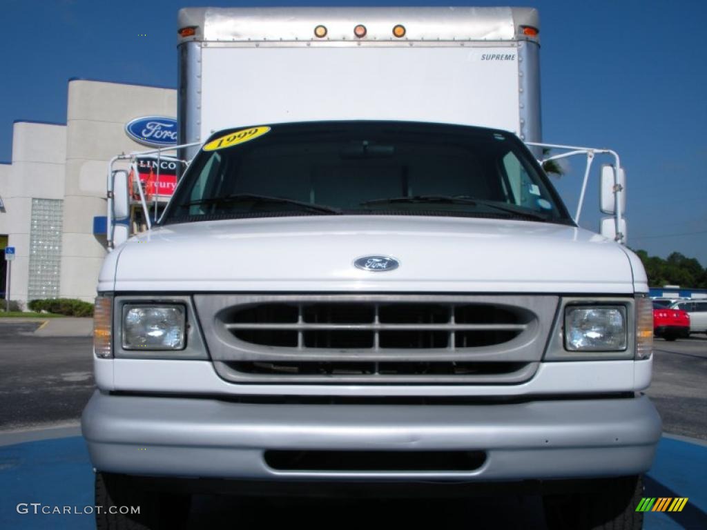 1999 E Series Cutaway E350 Commercial Moving Truck - Oxford White / Medium Graphite photo #8