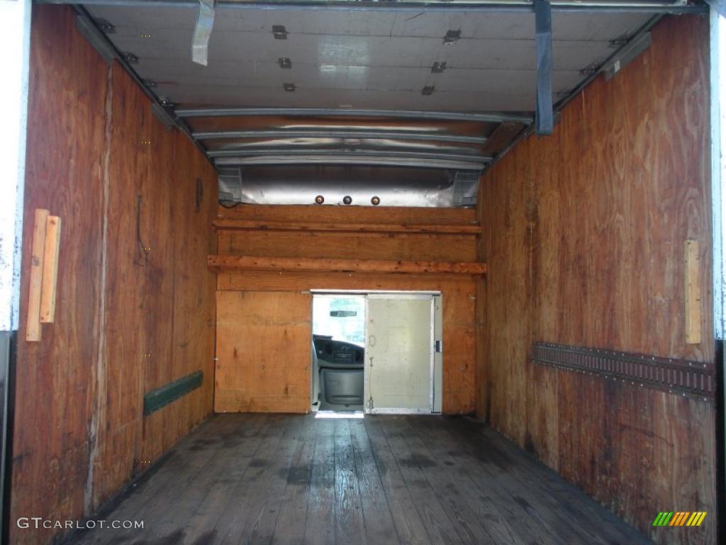1999 E Series Cutaway E350 Commercial Moving Truck - Oxford White / Medium Graphite photo #22