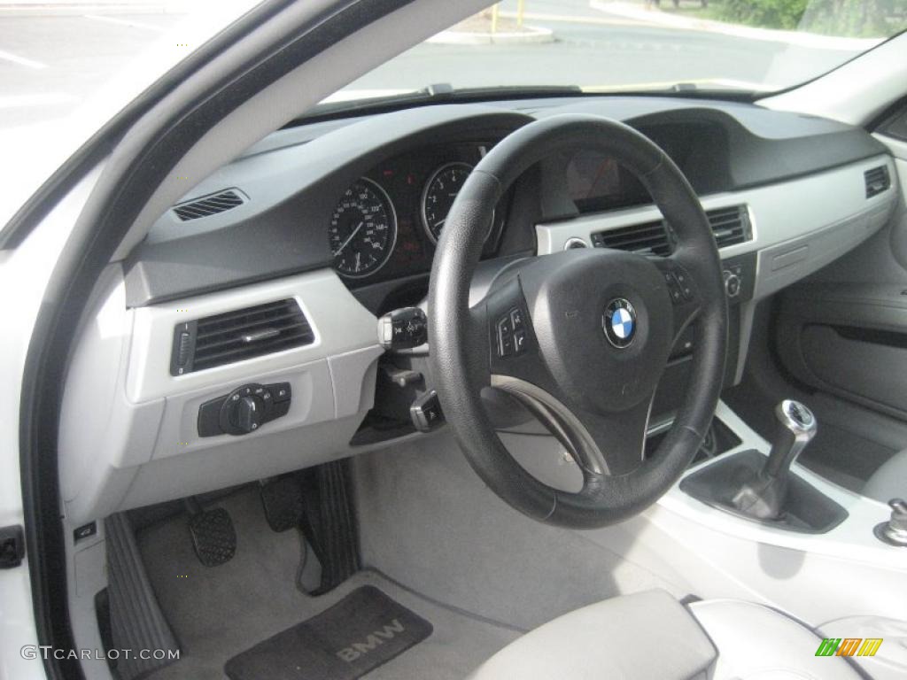 2007 3 Series 335i Coupe - Alpine White / Grey photo #21