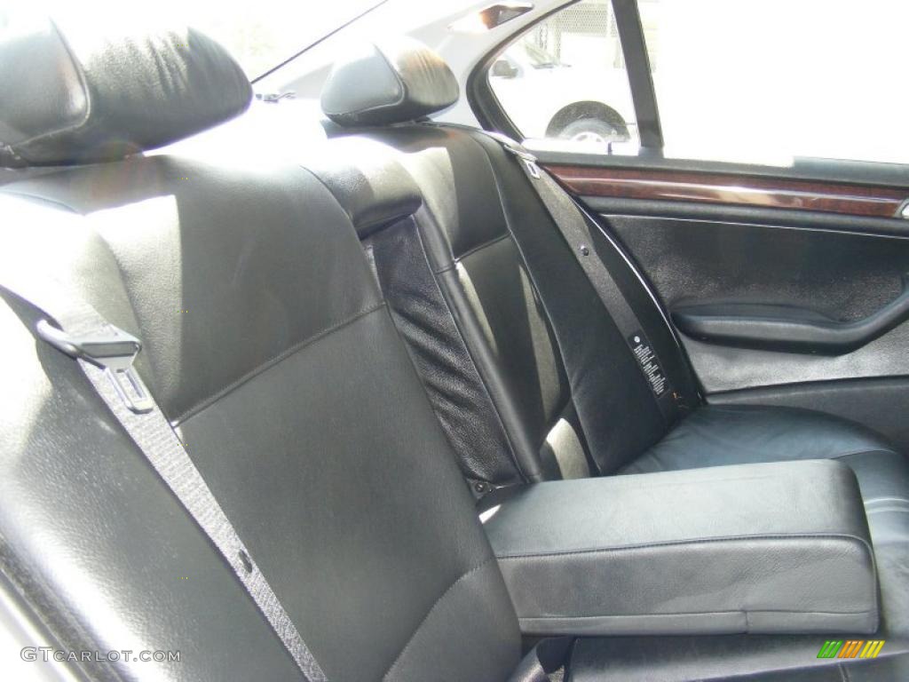 2001 3 Series 325i Sedan - Titanium Silver Metallic / Black photo #29