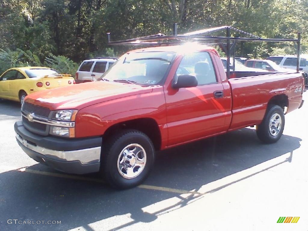 2004 Silverado 1500 Regular Cab 4x4 - Victory Red / Dark Charcoal photo #2