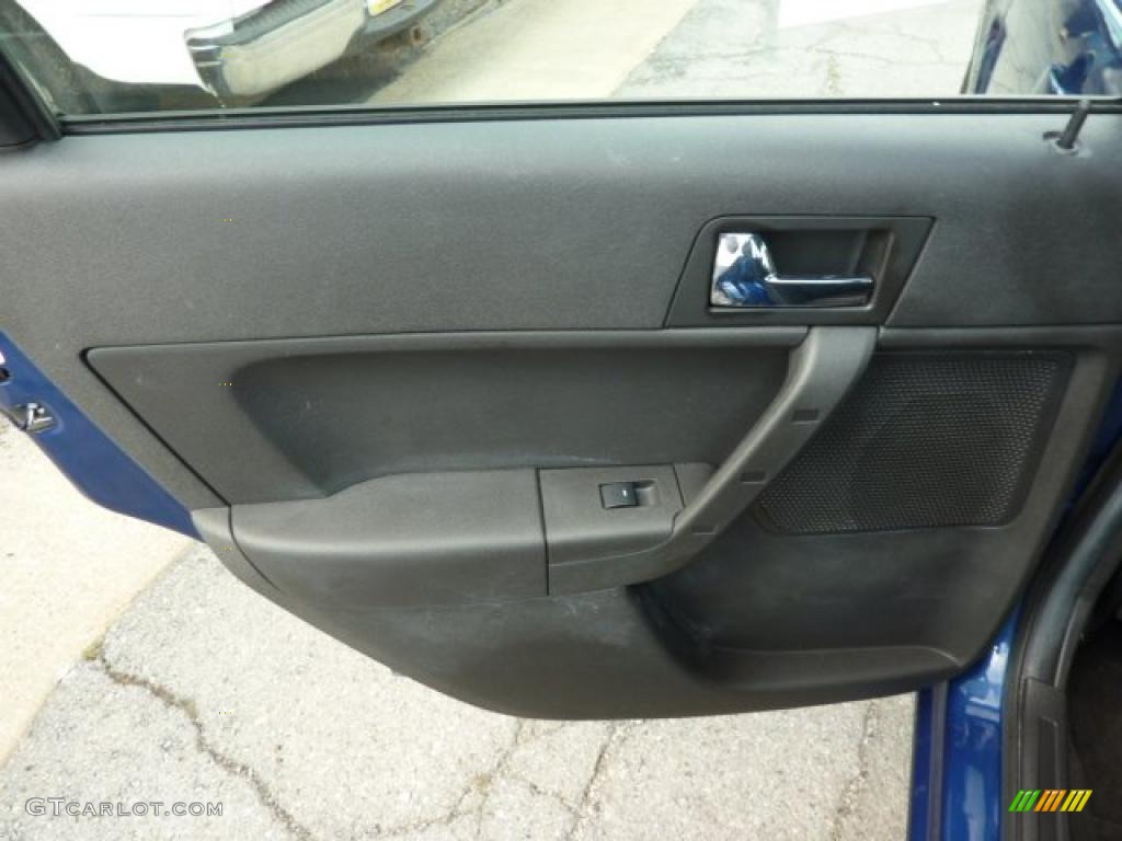 2009 Focus SES Sedan - Vista Blue Metallic / Charcoal Black photo #17