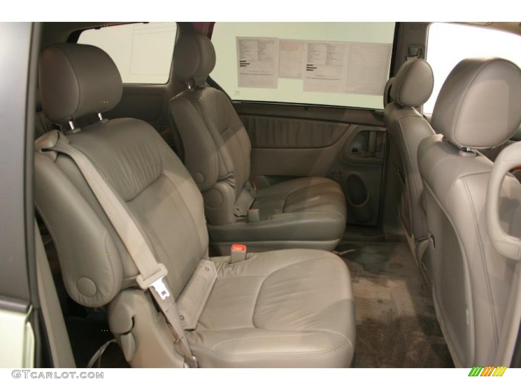 2006 Sienna XLE - Silver Pine Mica / Stone Gray photo #17