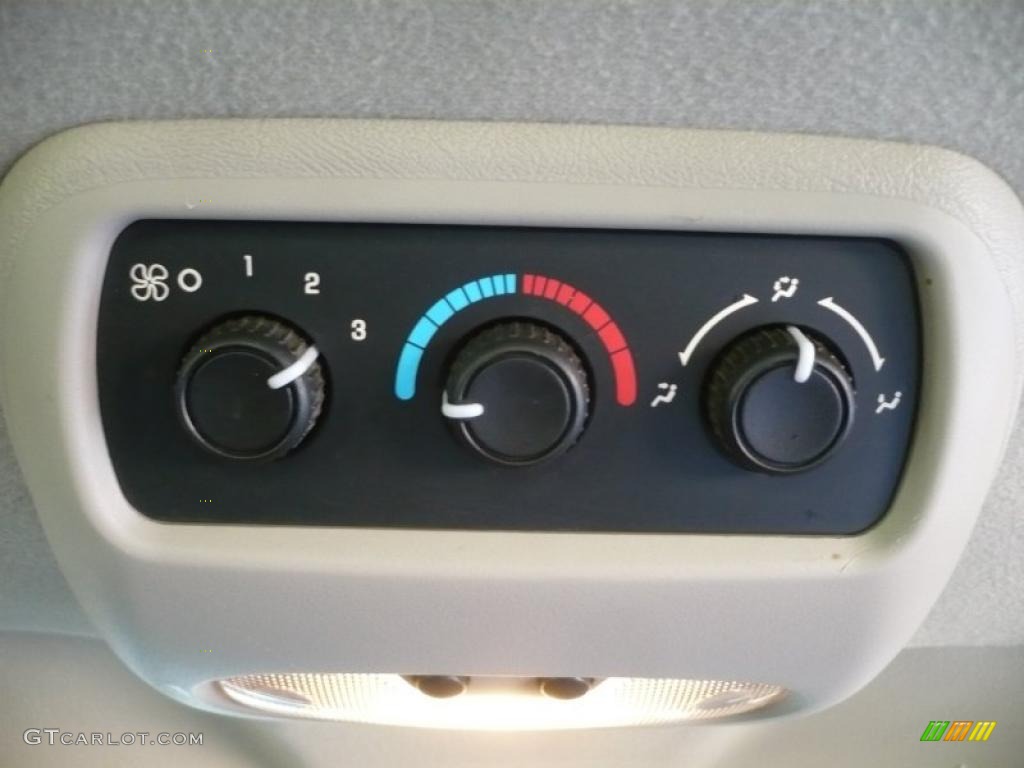 2005 Tahoe LS 4x4 - Black / Gray/Dark Charcoal photo #20