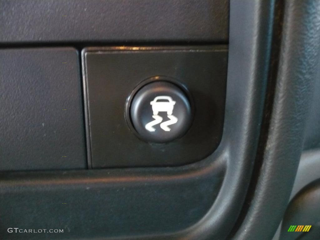 2005 Tahoe LS 4x4 - Black / Gray/Dark Charcoal photo #35