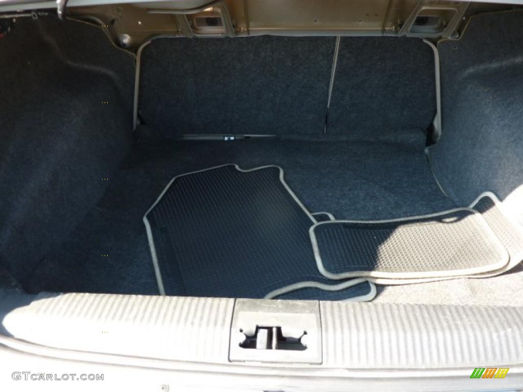 2009 Focus SE Sedan - Light Ice Blue Metallic / Medium Stone photo #15