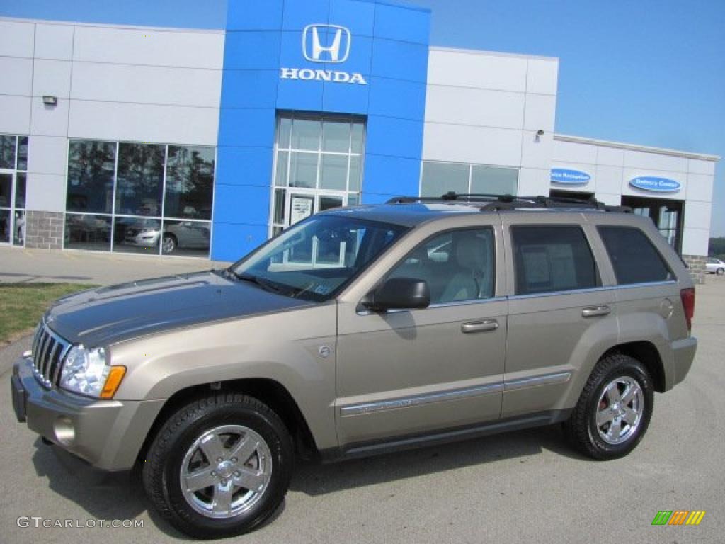 2005 Grand Cherokee Limited 4x4 - Light Khaki Metallic / Dark Khaki/Light Graystone photo #1