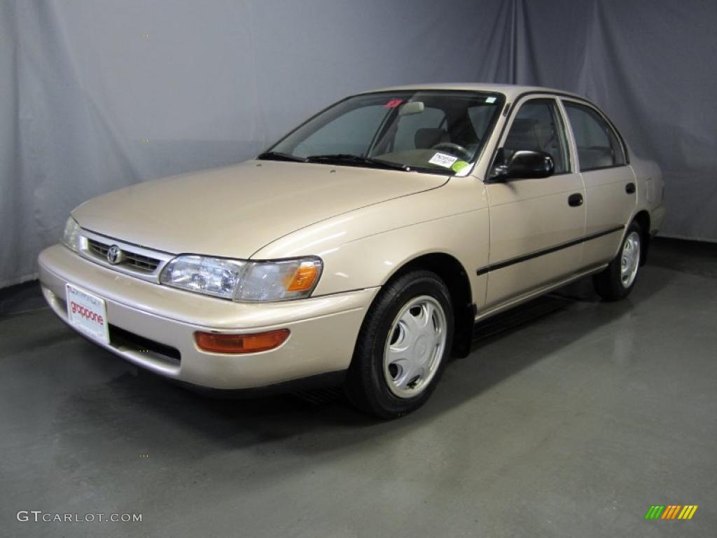 1996 Corolla 1.6 - Cashmere Beige Metallic / Tan photo #1