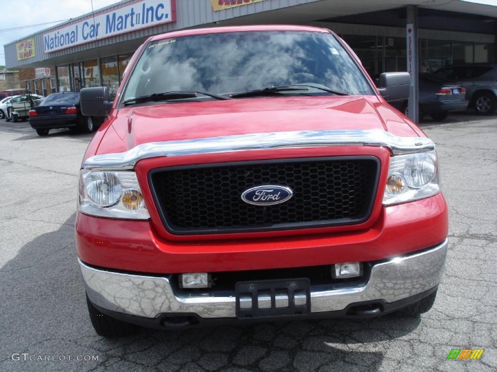 2005 F150 XLT SuperCab 4x4 - Bright Red / Medium Flint/Dark Flint Grey photo #2