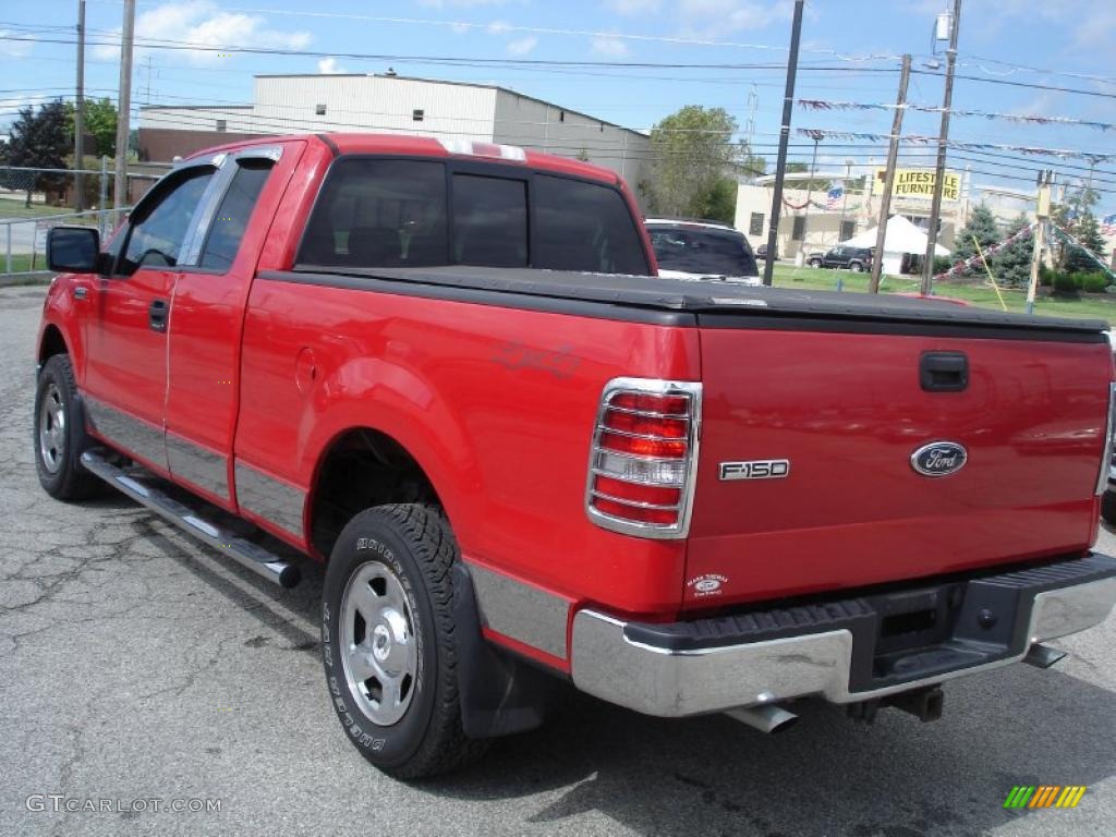 2005 F150 XLT SuperCab 4x4 - Bright Red / Medium Flint/Dark Flint Grey photo #4