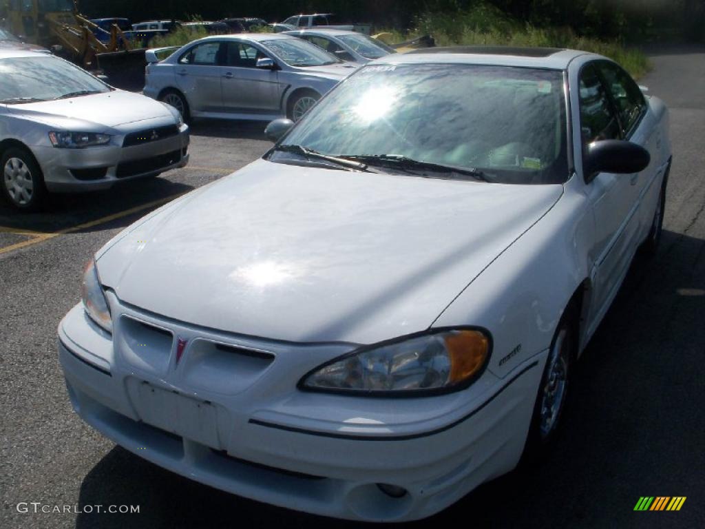 2003 Grand Am GT Sedan - Summit White / Dark Pewter photo #1