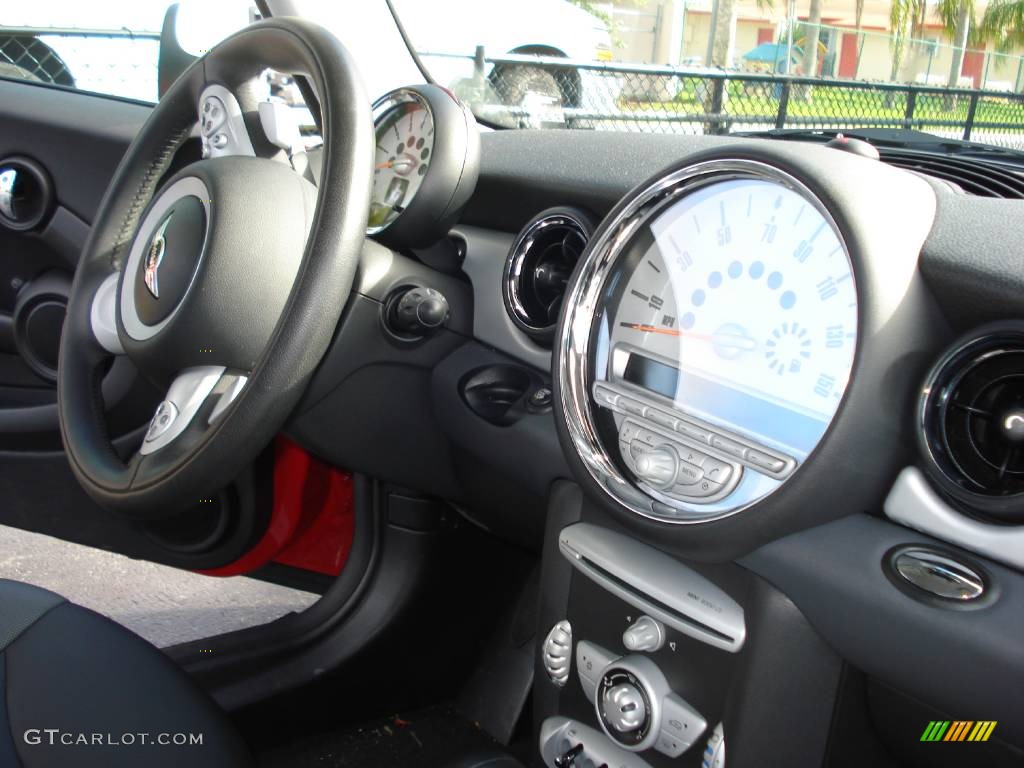 2007 Cooper Hardtop - Chili Red / Carbon Black/Black photo #13