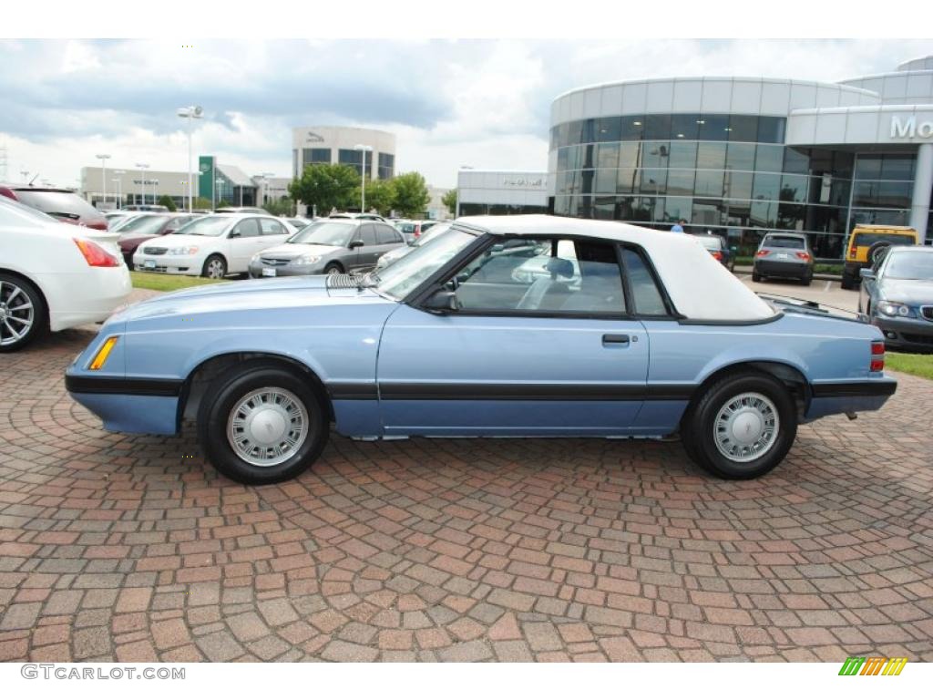 1986 Mustang LX Convertible - Light Regatta Blue Metallic / Blue photo #2
