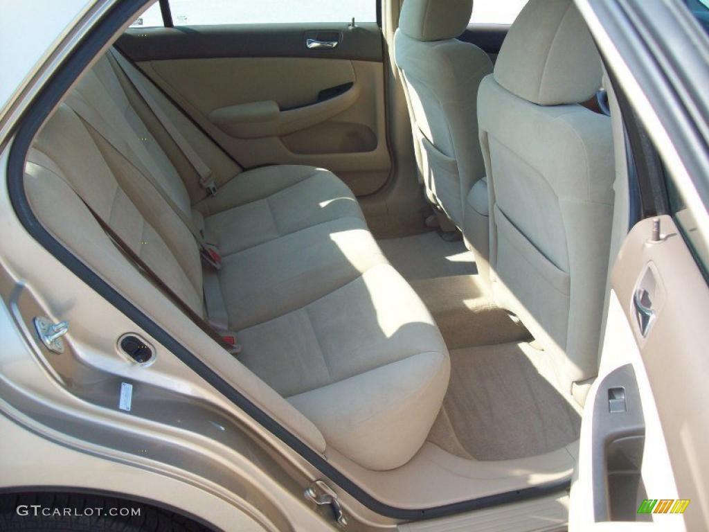 2006 Accord Value Package Sedan - Desert Mist Metallic / Ivory photo #10