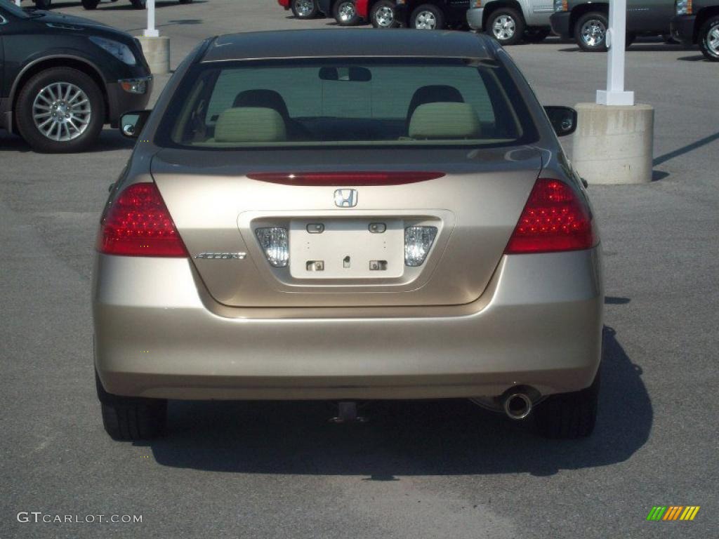 2006 Accord Value Package Sedan - Desert Mist Metallic / Ivory photo #14