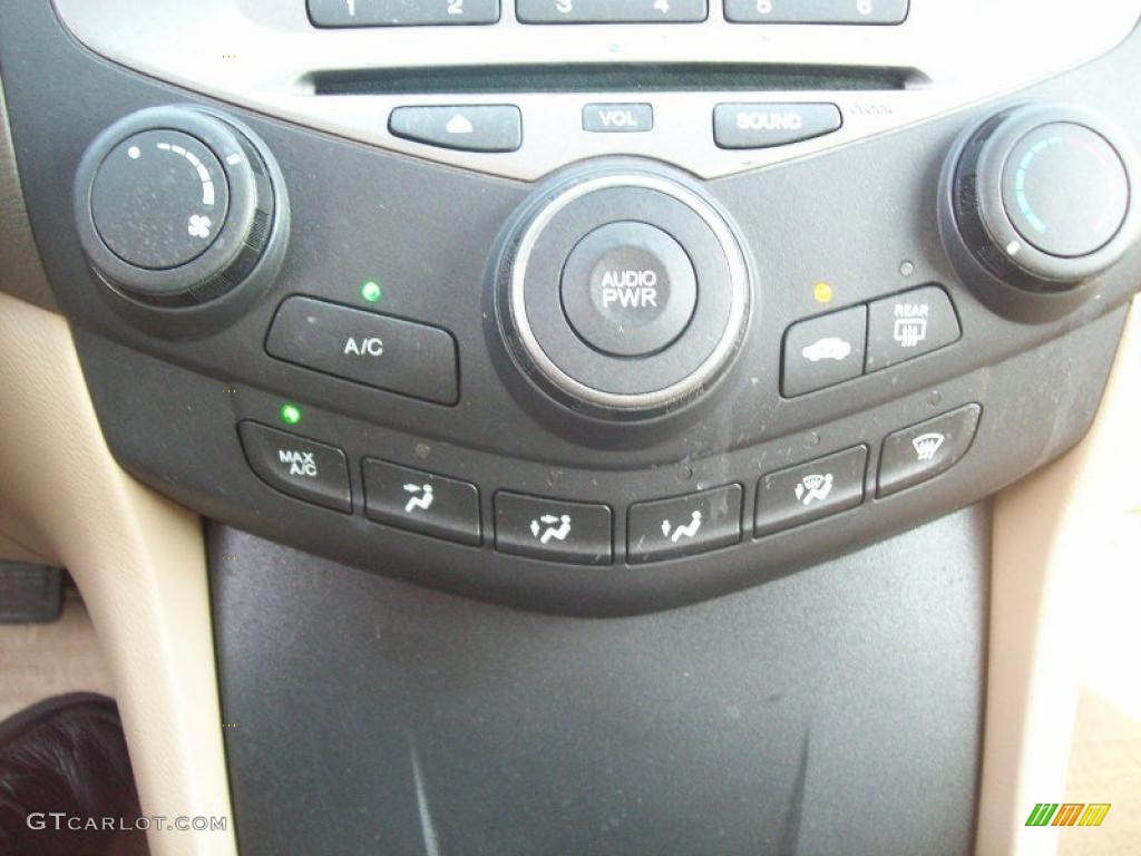 2006 Accord Value Package Sedan - Desert Mist Metallic / Ivory photo #23