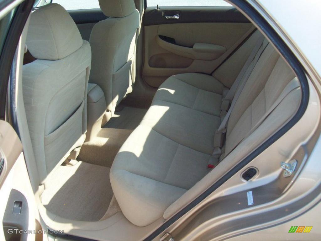 2006 Accord Value Package Sedan - Desert Mist Metallic / Ivory photo #24